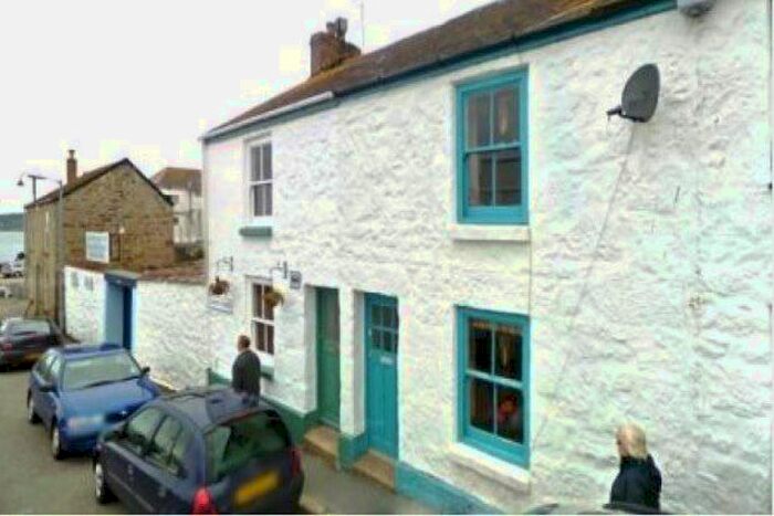 2 Bedroom Property To Rent In South Place, Penzance, TR18