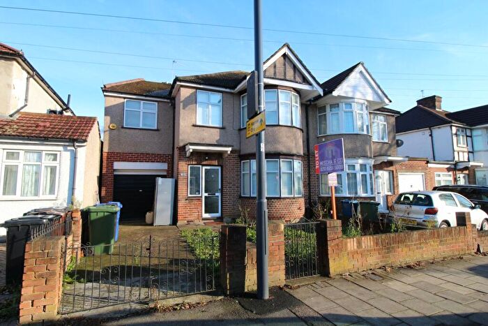 5 Bedroom Semi-Detached House To Rent In Kenton Lane, Harrow, HA3