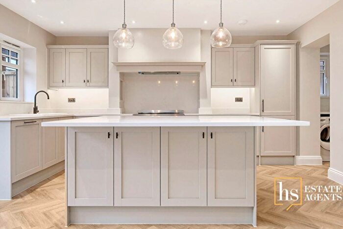 4 Bedroom Semi-Detached House To Rent In Hunter Avenue, Brentwood, CM15