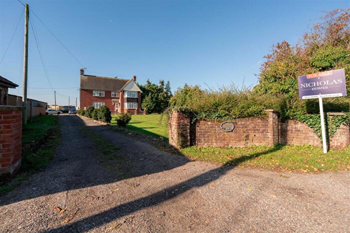4 Bedroom Detached House For Sale In Ipswich Road, Gosbeck, IP6