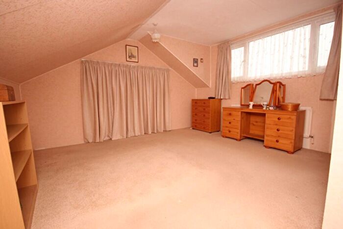 2 Bedroom Semi-Detached Bungalow For Sale In Lullingstone Road, Allington, Maidstone, ME16