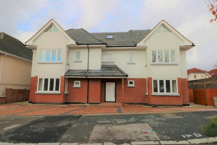 3 Bedroom Flat To Rent In York Road, Camberley, GU15