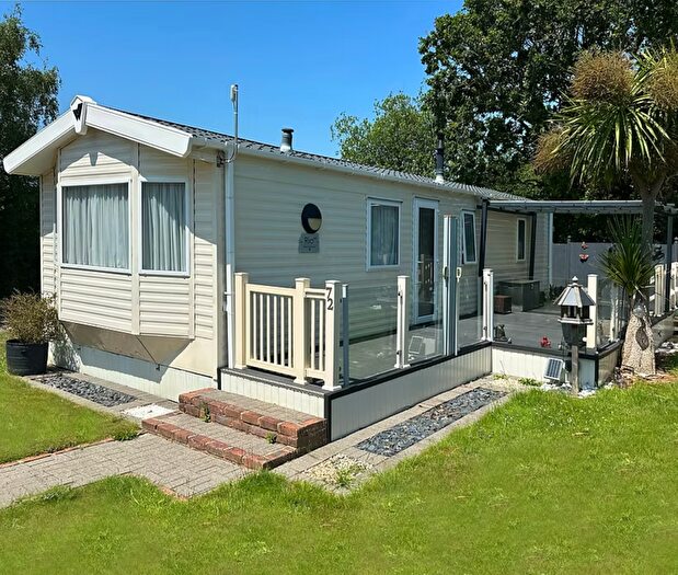 2 Bedroom Mobile/park Home For Sale In Rock Lane, Hastings, TN35