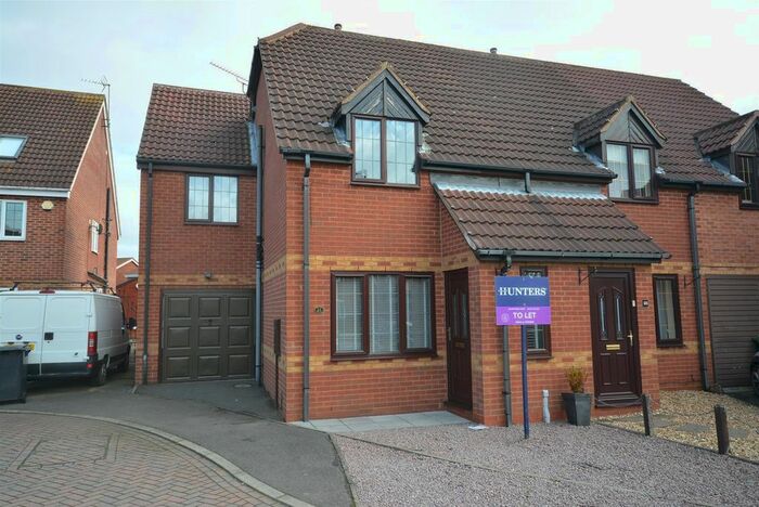 3 Bedroom Semi-Detached House To Rent In Holbeck Avenue, Bolsover, Chesterfield, S44