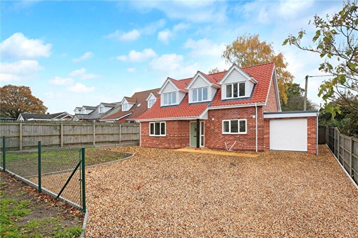 3 Bedroom Detached House For Sale In Norwich Road, Poringland, Norwich, Norfolk, NR14