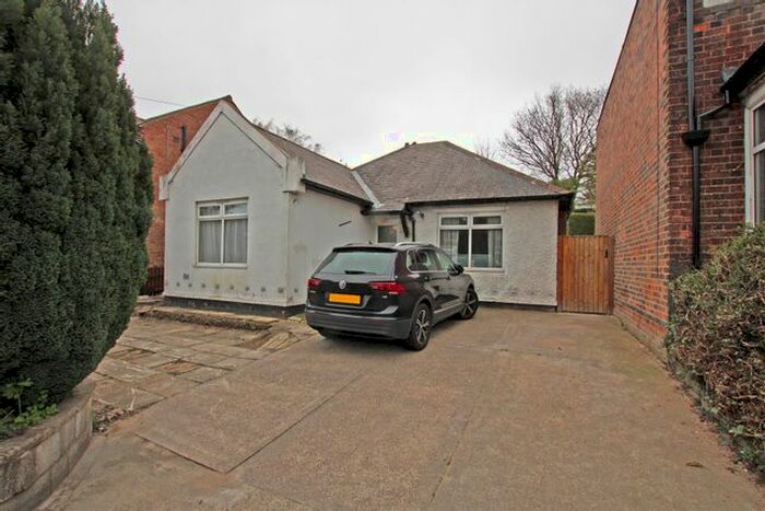 2 Bedroom Detached Bungalow To Rent In Hucknall Road, Sherwood, Nottingham, NG5