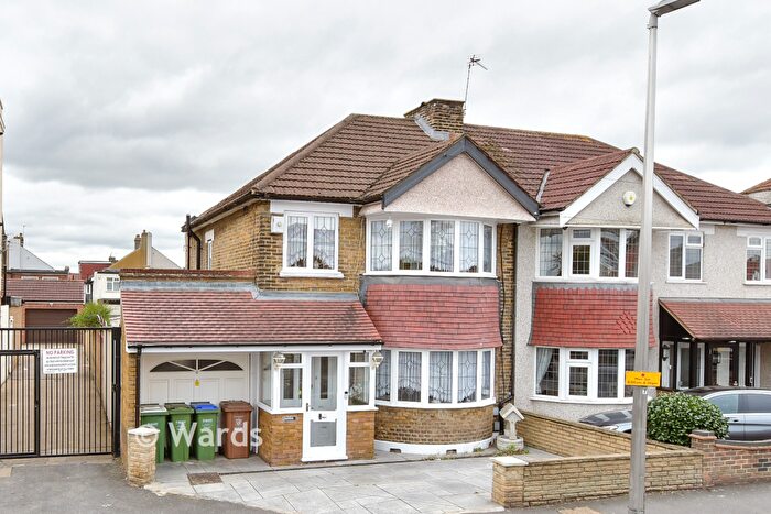 3 Bedroom Semi-Detached House For Sale In Wrotham Road, Welling, Kent, DA16