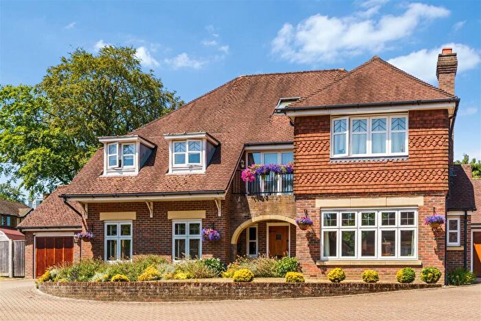 5 Bedroom House For Sale In Chipstead Way, Banstead, SM7