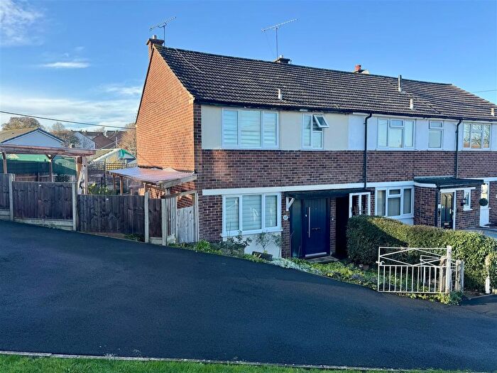 3 Bedroom End Of Terrace House For Sale In Overhill, Pill, BS20