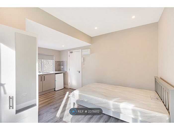 Studio To Rent In Wandle Bank, Croydon, CR0