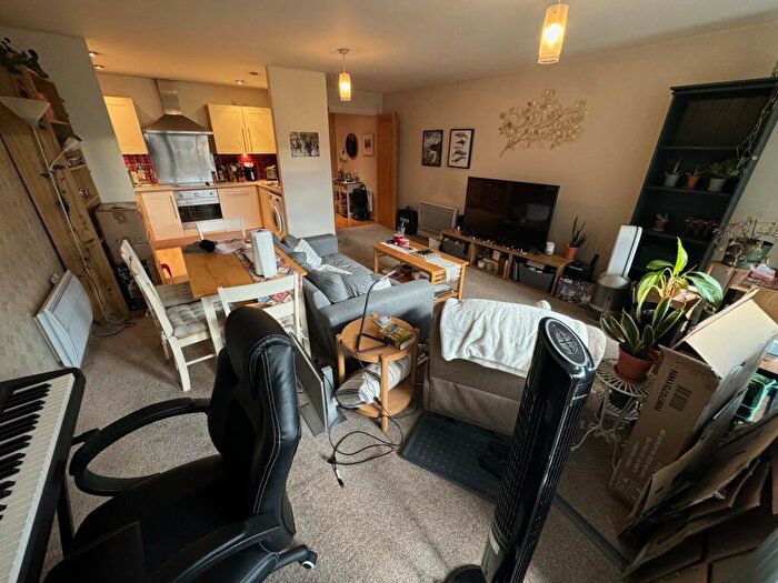 2 Bedroom Apartment To Rent In Deanery Road, BS1