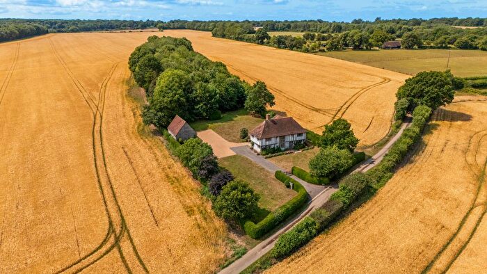 5 Bedroom Country House For Sale In Kennelling Road, Stalisfield, ME13