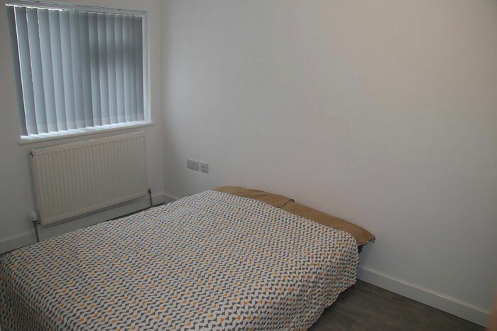 2 Bedroom Flat To Rent In Blackfen Road, Sidcup, DA15