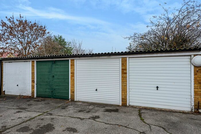 Garage / Parking To Rent In Granville Road, Sidcup DA14
