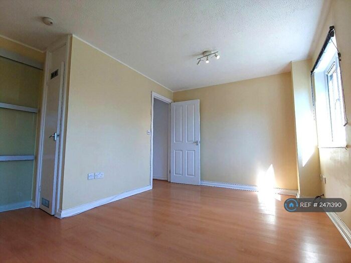 Studio To Rent In Victoria Street, Slough, SL1