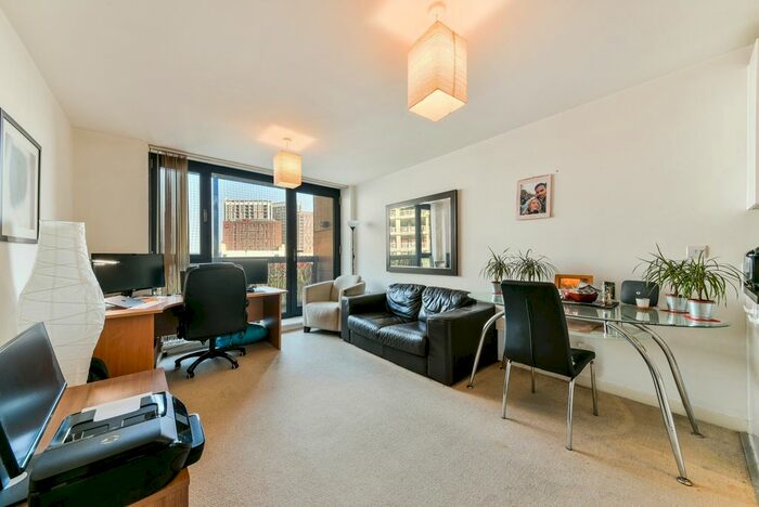 1 Bedroom Flat To Rent In Hallsville Road, Canning Town, London, E16