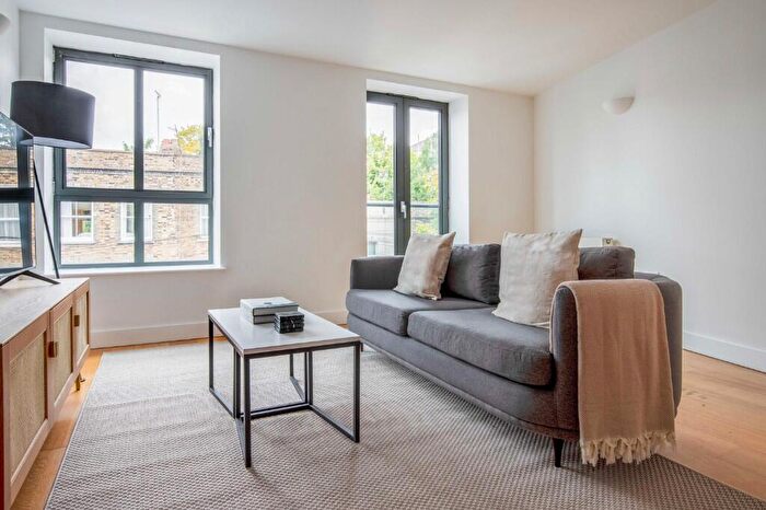 3 Bedroom Apartment To Rent In Gifford Street, London, N1