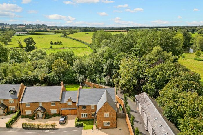 5 Bedroom Link Detached House For Sale In Priors Marston, Southam, CV47