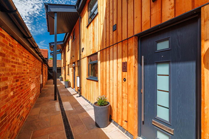 2 Bedroom Mews For Sale In The Haybarns, Tilburstow Hill Road, Godstone, Surrey, RH9