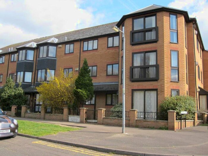 2 Bedroom Flat To Rent In The Mallards, River Lane, Cambridge, CB5
