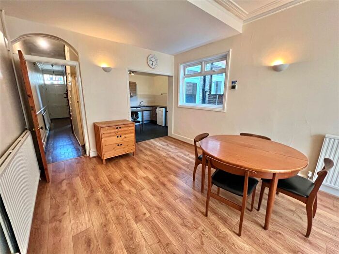 3 Bedroom Terraced House To Rent In York Road, London, N11