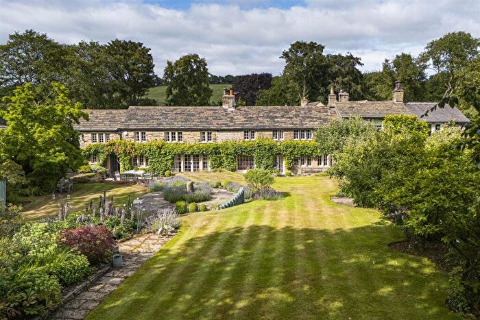 4 Bedroom Cottage For Sale In Gawthorpe Green Lane, Lepton, Huddersfield, HD5