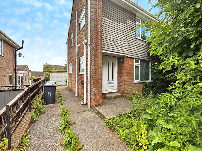 3 Bedroom Semi-Detached House For Sale In Beaver Avenue, Sheffield, South Yorkshire, S13