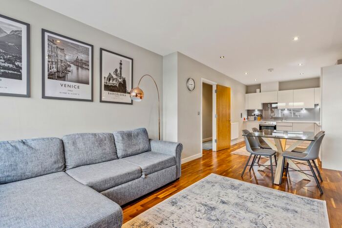 2 Bedroom Flat To Rent In Weimar Street, West Putney, SW15