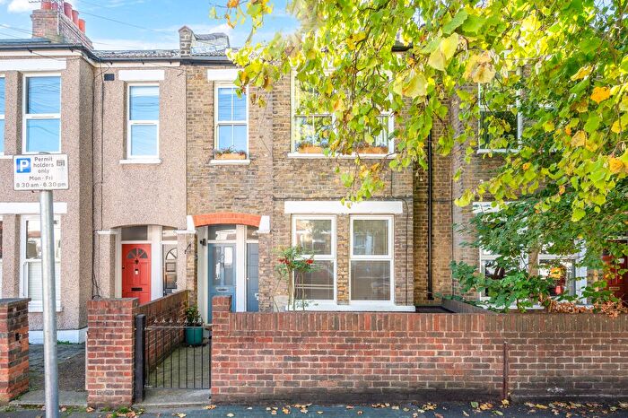 1 Bedroom Maisonette For Sale In Cowper Road, Wimbledon, London, SW19