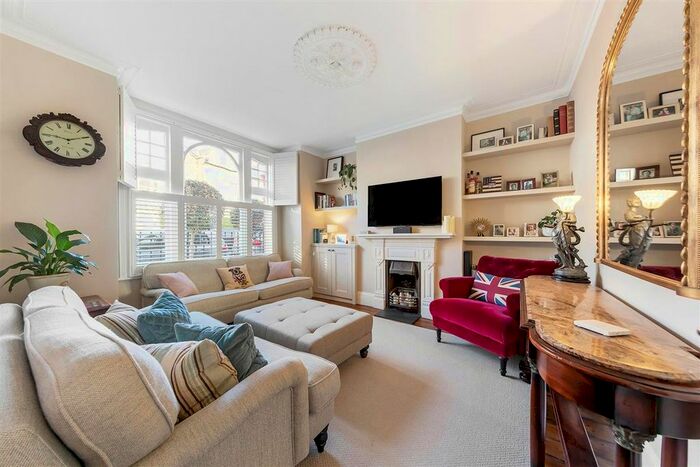 2 Bedroom Flat To Rent In Felsham Road, London, SW15