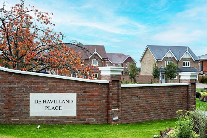 4 Bedroom Detached House For Sale In De Havilland Place, White Waltham Village, Maidenhead, SL6