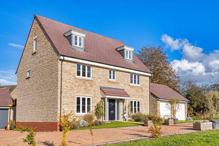 5 Bedroom Detached House For Sale In Castell Place, Eynsham, OX29
