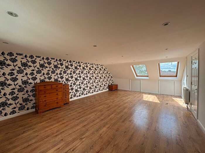 5 Bedroom Semi-Detached House To Rent In Park Avenue North, London, NW10