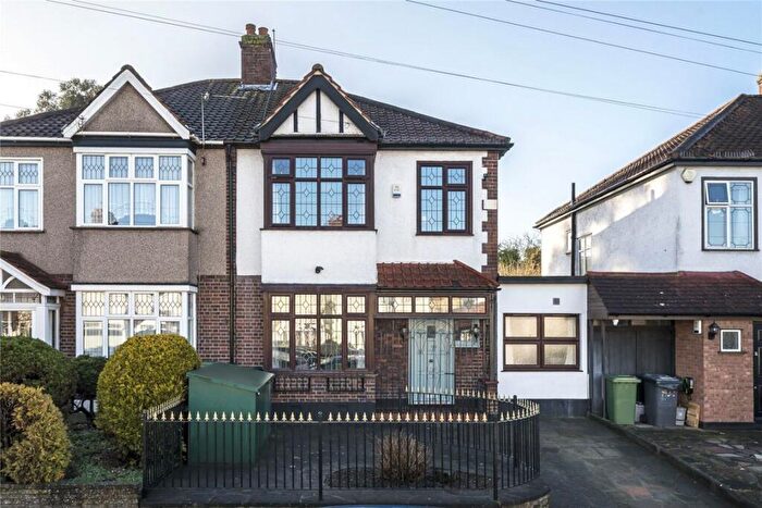 3 Bedroom Semi Detached House For Sale In Linchmere Road, London, SE12