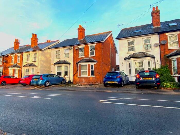 3 Bedroom Semi-Detached House To Rent In York Town Road, Sandhurst, GU47