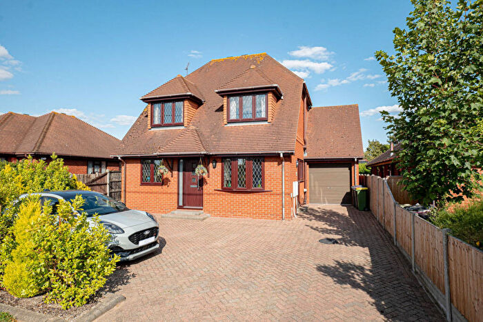 4 Bedroom Detached House For Sale In Clarence Road, Rayleigh, SS6