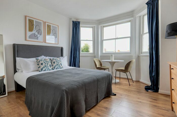 Studio To Rent In Notting Hill, London, W11