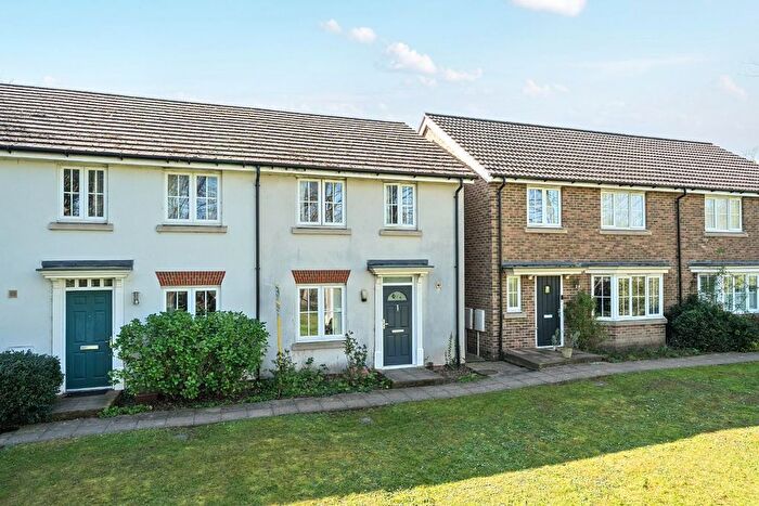 3 Bedroom End Terrace House For Sale In Cantium Place, Snodland, ME6