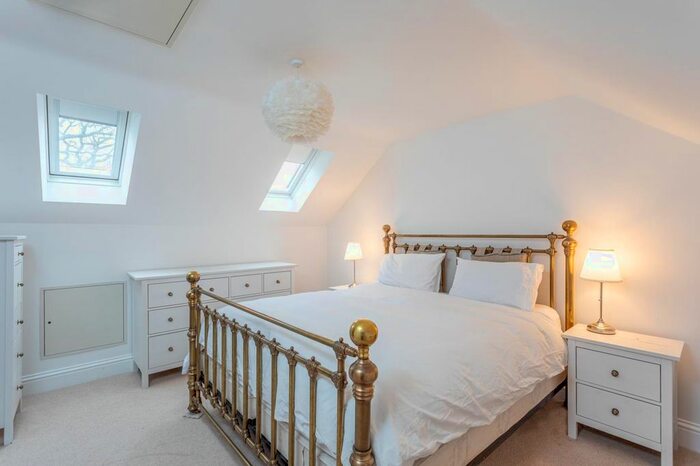 5 Bedroom Detached House For Sale In Bursary Court, Dringhouses, York, YO24