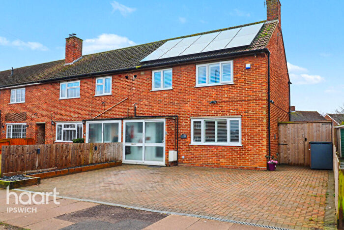 3 Bedroom End Of Terrace House For Sale In Hawthorn Drive, Ipswich, IP2
