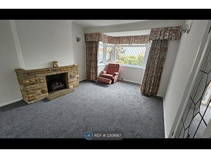 3 Bedroom Bungalow To Rent In Bracken Drive, Chigwell, IG7