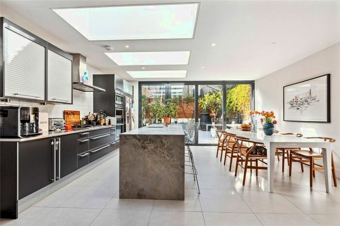 5 Bedroom Property To Rent In Northchurch Road, London, N1