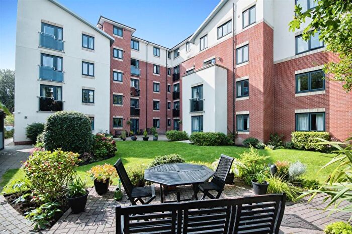 1 Bedroom Retirement Property For Sale In Osbourne Lodge, Bournemouth, Dorset, BH2