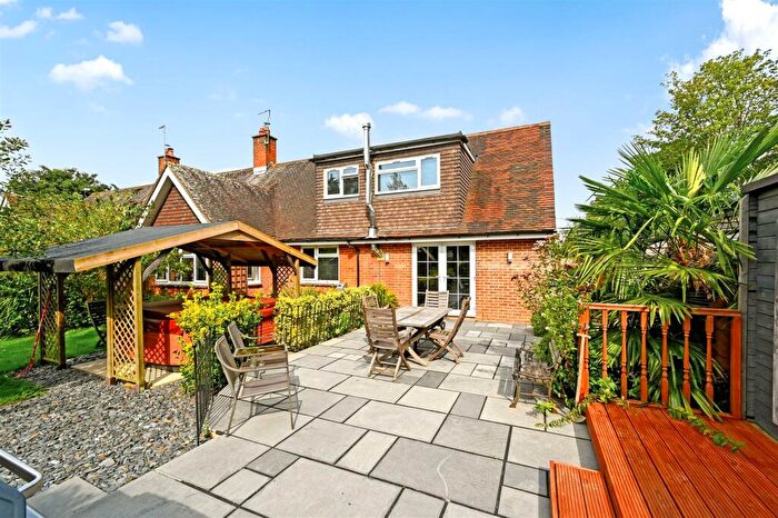 2 Bedroom House For Sale In Brighton Road, Lower Beeding, Horsham, RH13