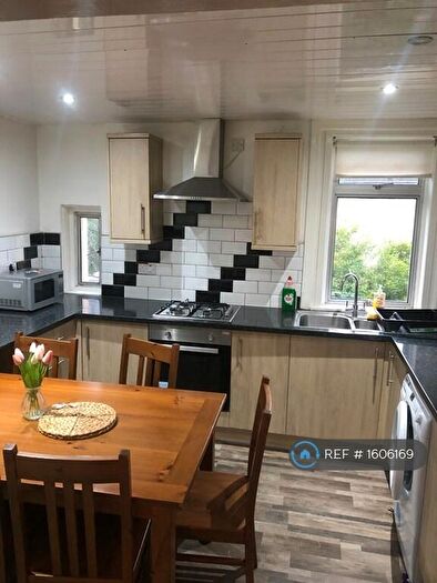 2 Bedroom Flat To Rent In Calder Street, Glasgow, G42