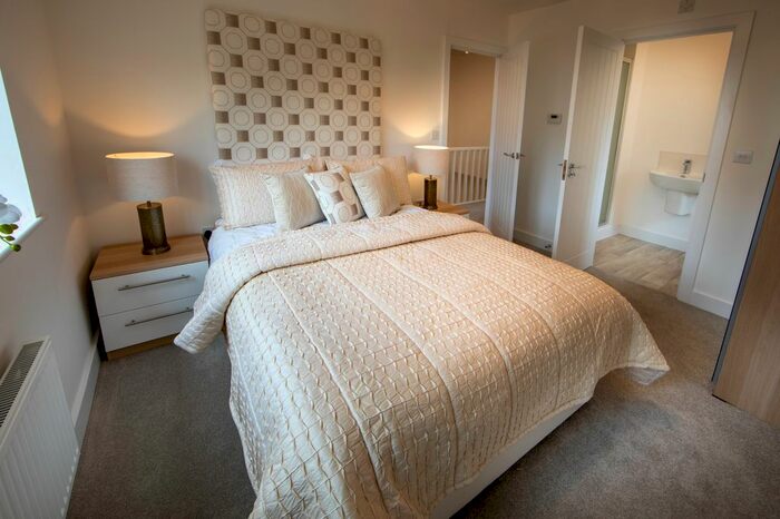 3 Bedroom Semi-Detached House For Sale In Saltshouse Road, Hull, HU8
