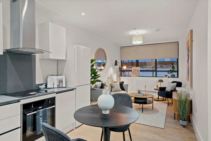 1 Bedroom Flat To Rent In Windmill Lane, Qs, Southall, UB2