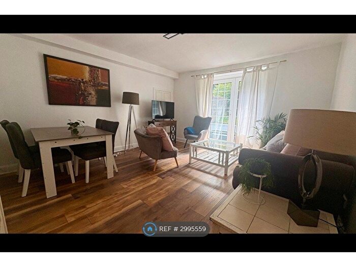 2 Bedroom Flat To Rent In Loudon Terrace, Glasgow, G12