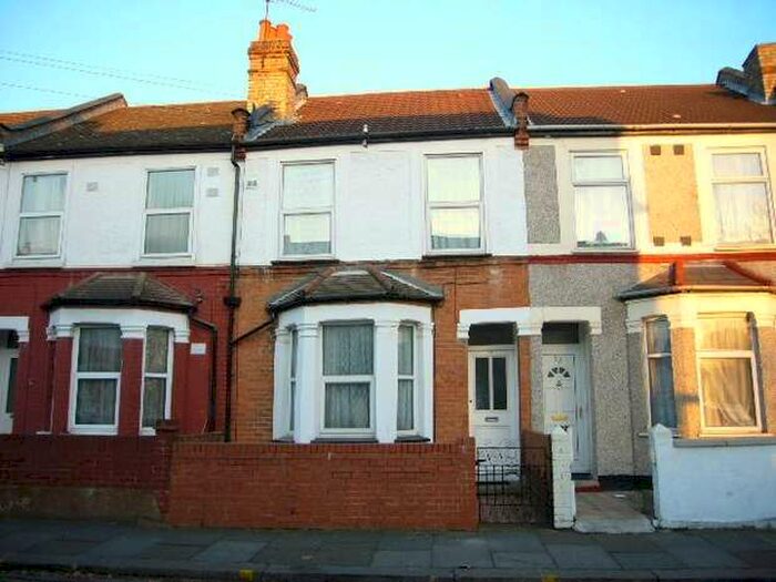 2 Bedroom Flat To Rent In Cecil Road, Hounslow, Middlesex, TW3