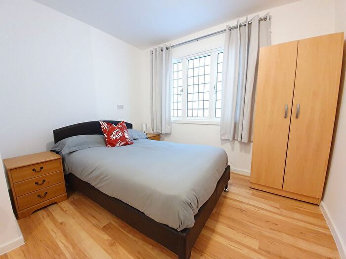 Studio To Rent In Lower High Street, Wednesbury, WS10